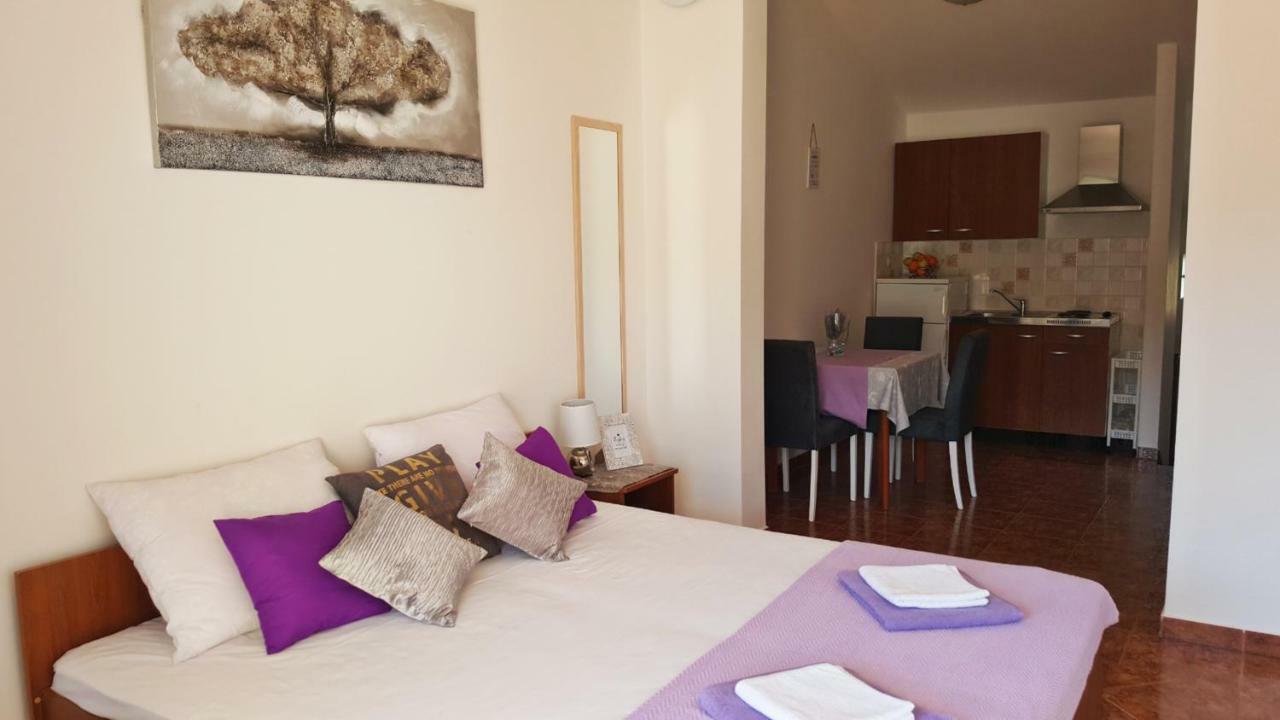 Apartments Antunovic ロゴズニッツァ エクステリア 写真