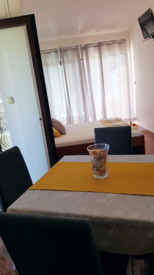 Apartments Antunovic ロゴズニッツァ エクステリア 写真